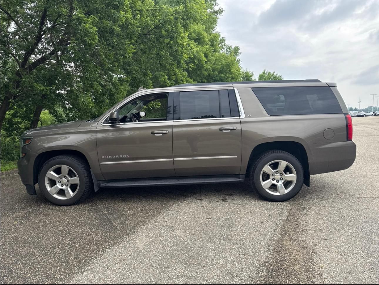 Chevrolet Suburban 1500 LT