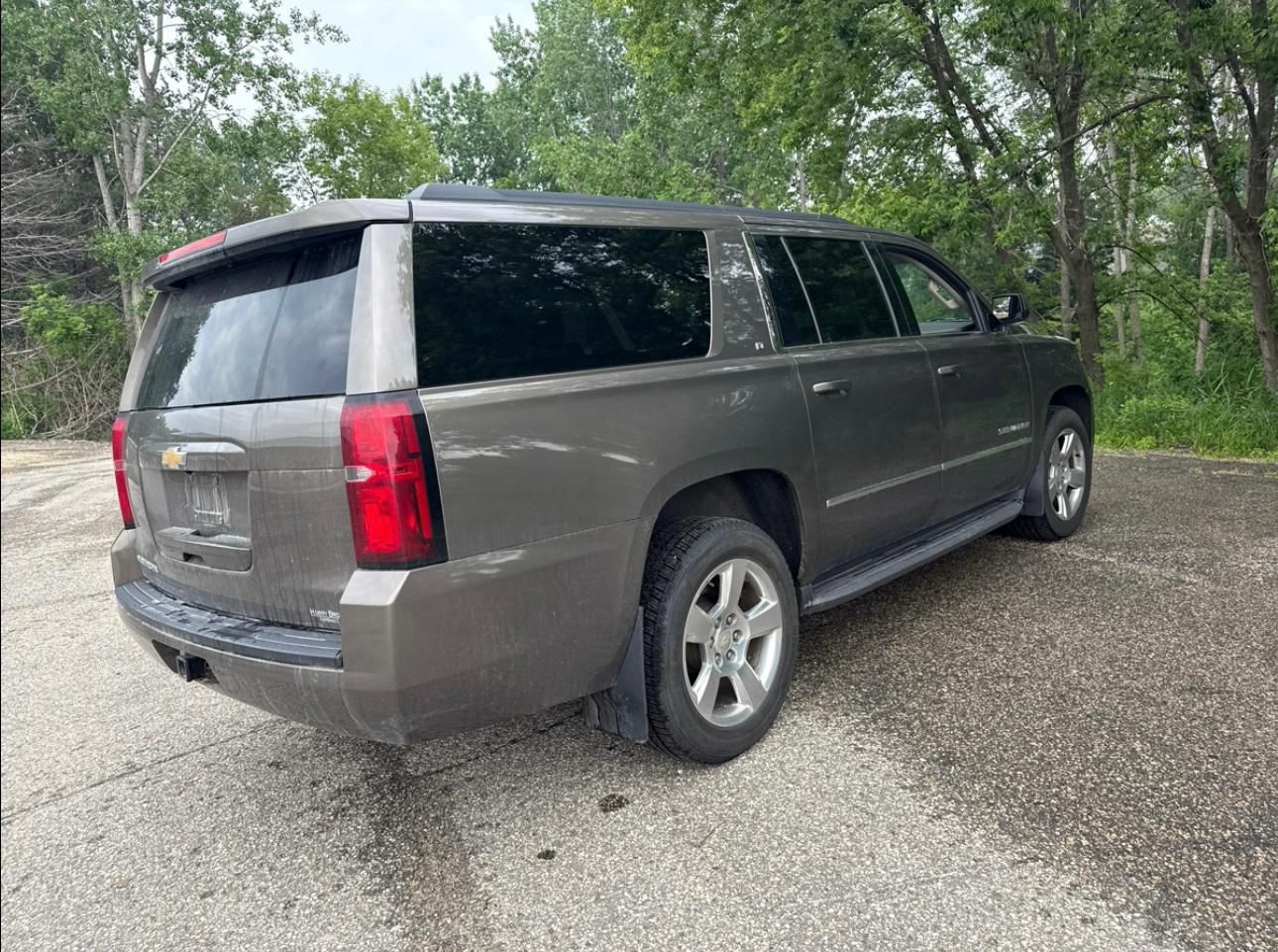 Chevrolet Suburban 1500 LT