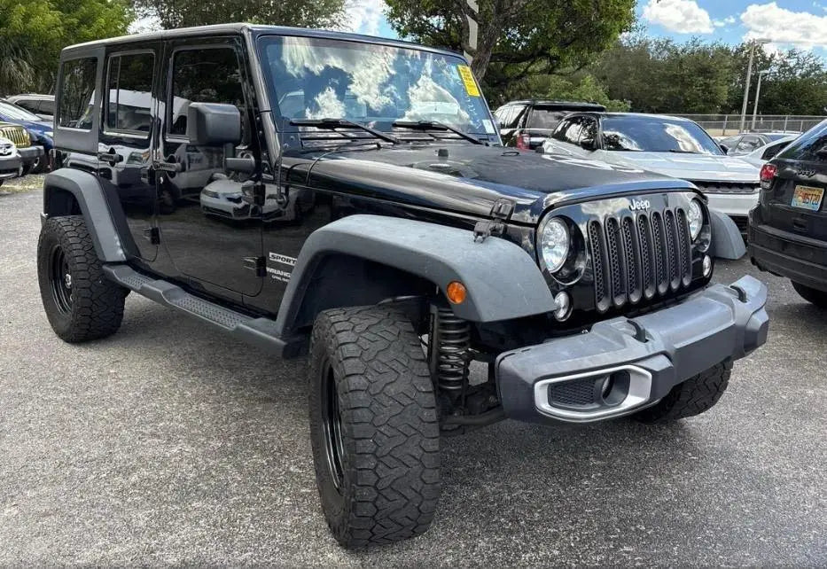 Jeep Wrangler negro importado en lote de autos Carmexio, venta de vehículos estadounidenses en México