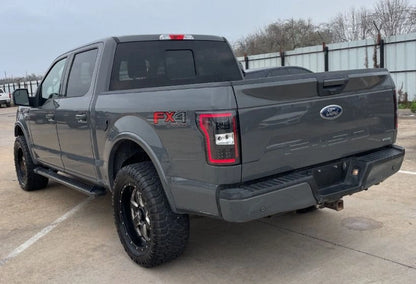 Camioneta Ford F150 XLT 2018 de Preventas Carmexio, vista frontal del pickup en color azul con detalles en gris.