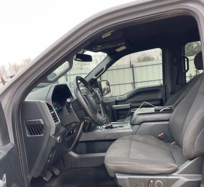 Camioneta pickup Ford F150 XLT 2018 de Preventas Carmexio, vista lateral con detalles del vehículo en color azul.