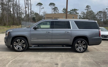 SUV GMC Yukon XL 2018 de Preventas Carmexio, vehículo de gran tamaño con diseño robusto y detalles visibles en la imagen.