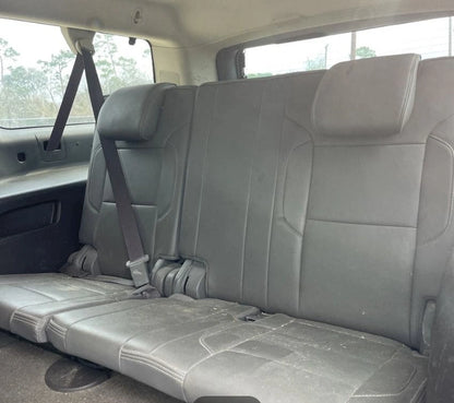 SUV GMC Yukon XL 2018 de Preventas Carmexio, vista frontal mostrando el diseño robusto y detalles del vehículo.