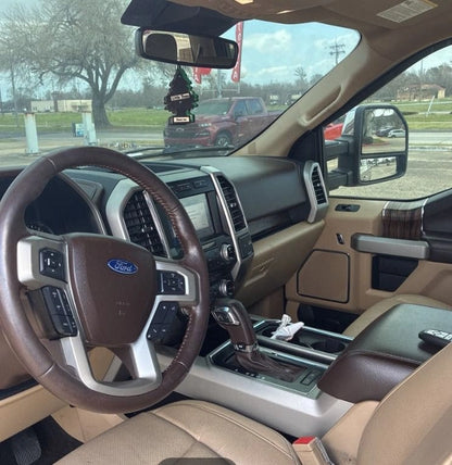 Camioneta pickup Ford F150 Lariat 2018 de Preventas Carmexio, vista frontal con detalles del diseño exterior.