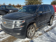 SUV Chevrolet Tahoe LT 2017 de Preventas Carmexio, vista frontal con detalles de la parrilla y luces delanteras.