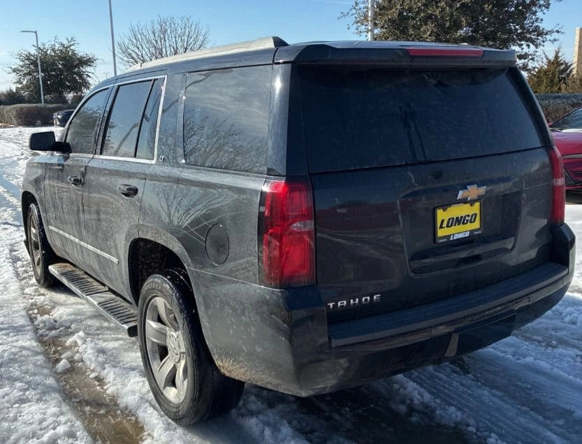 SUV Chevrolet Tahoe LT 2017 de Preventas Carmexio, vista frontal mostrando el diseño robusto y detalles del vehículo.