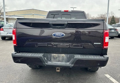 Camioneta Ford F150 XLT 2018 de Preventas Carmexio, vista frontal de pickup en color azul con detalles del vehículo