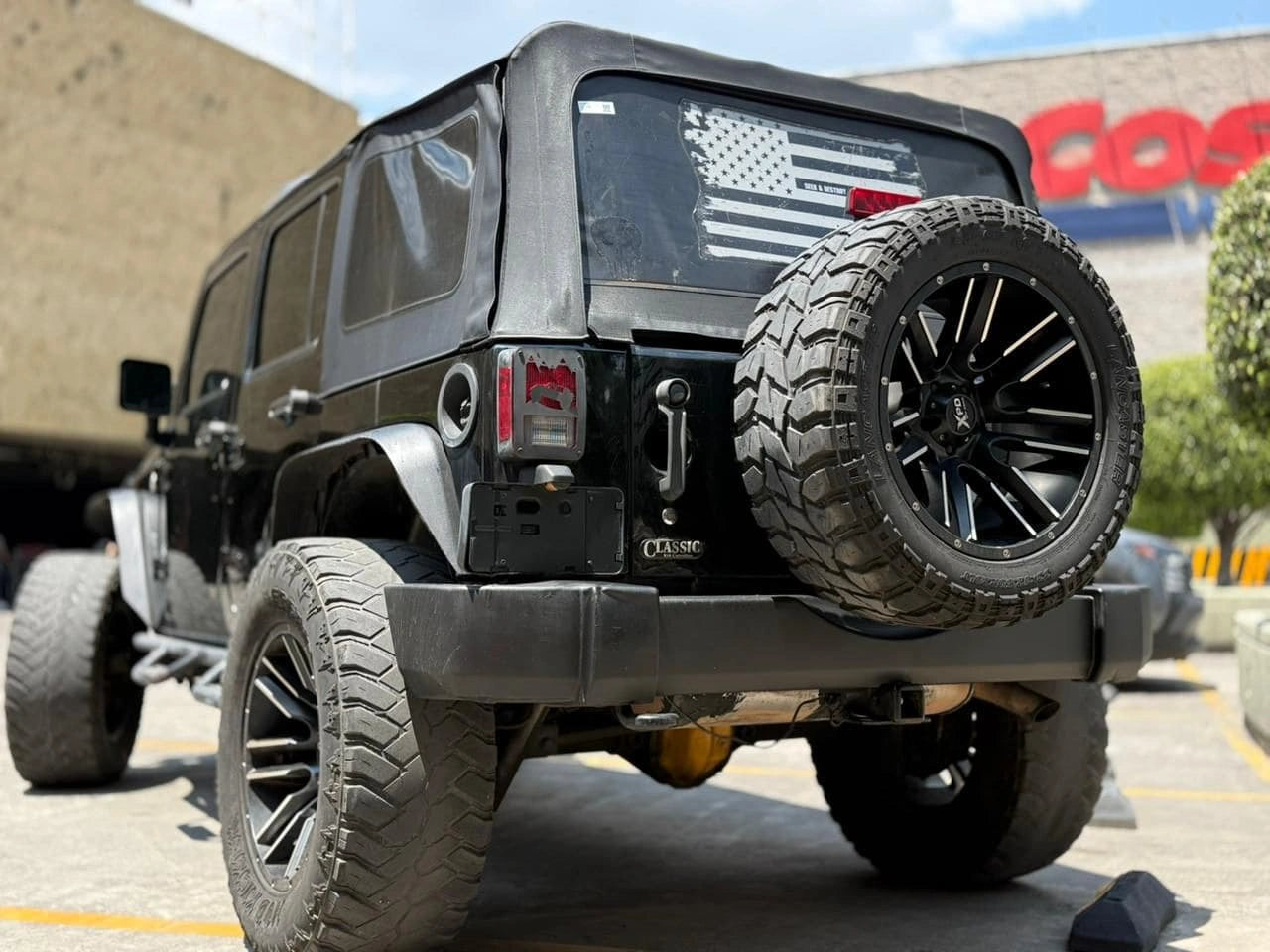 Jeep Wrangler Unlimited Sport 2017 de offroad, imagen de Carmexio CDMX, mostrando el vehículo en un entorno todoterreno.