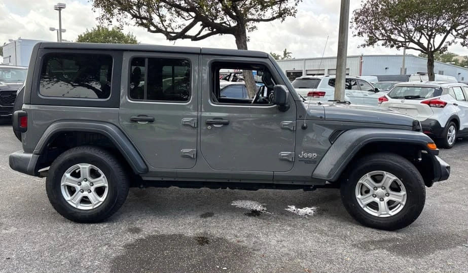 Jeep Wrangler Unlimited Sport 2018